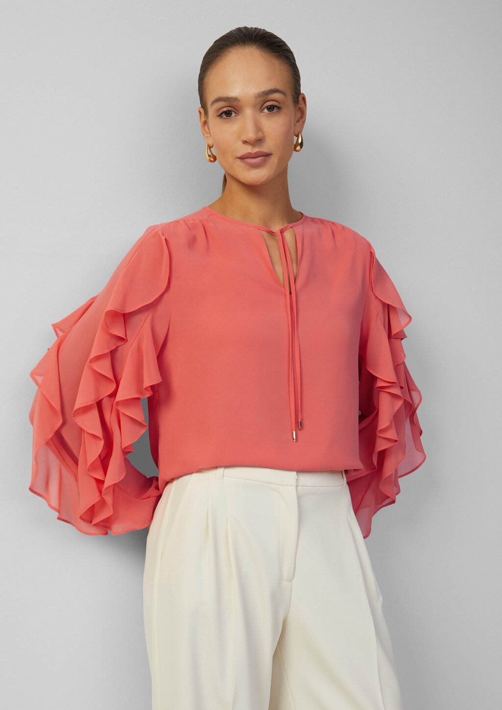 Leichte Chiffonbluse mit Rüschenärmeln