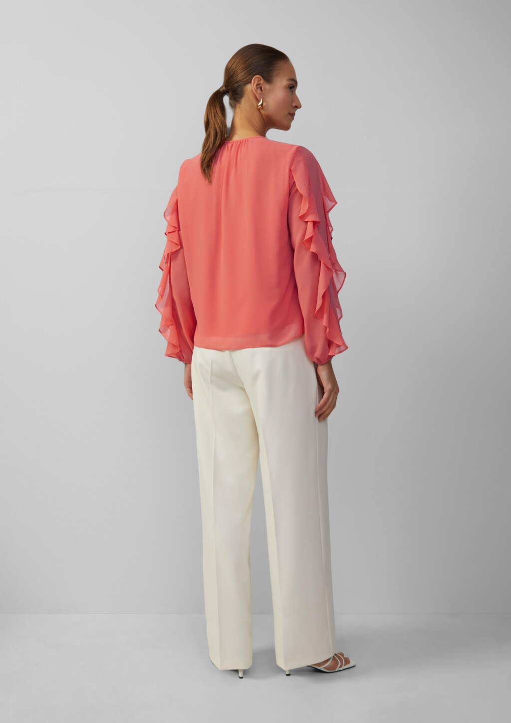 Leichte Chiffonbluse mit Rüschenärmeln