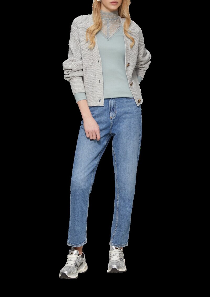 Schmales Rippshirt mit Spitzeneinsatz am Ausschnitt