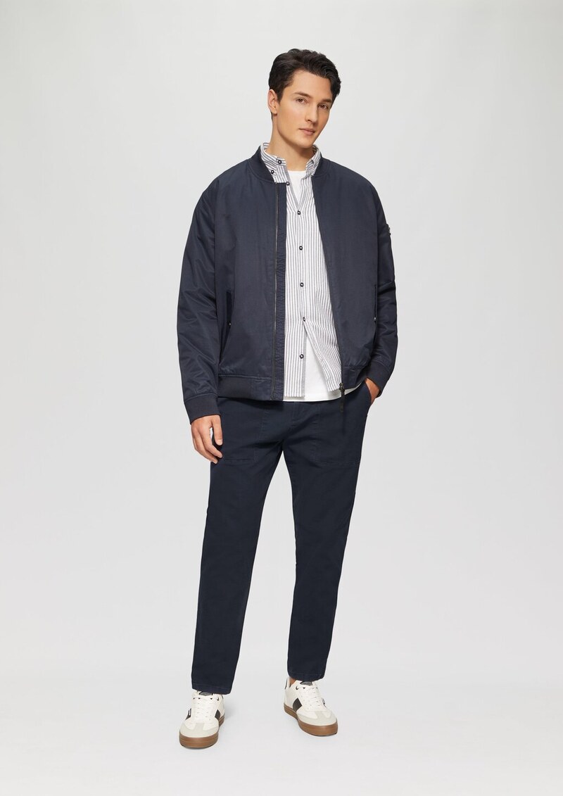 Detroit: Chinohose im Relaxed Fit aus Baumwollstretch