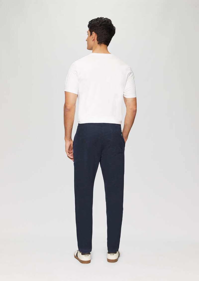 Detroit: Chinohose im Relaxed Fit aus Baumwollstretch