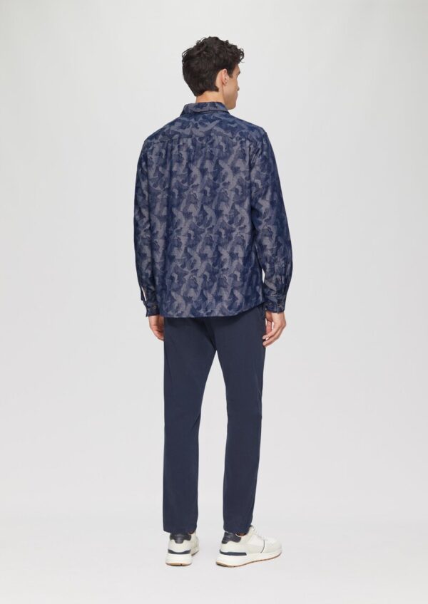 Regular Fit: Leichtes Jacquard-Hemd mit Button-Down-Kragen