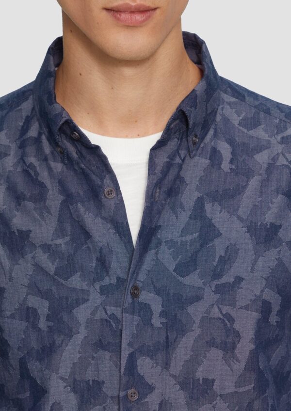 Regular Fit: Leichtes Jacquard-Hemd mit Button-Down-Kragen