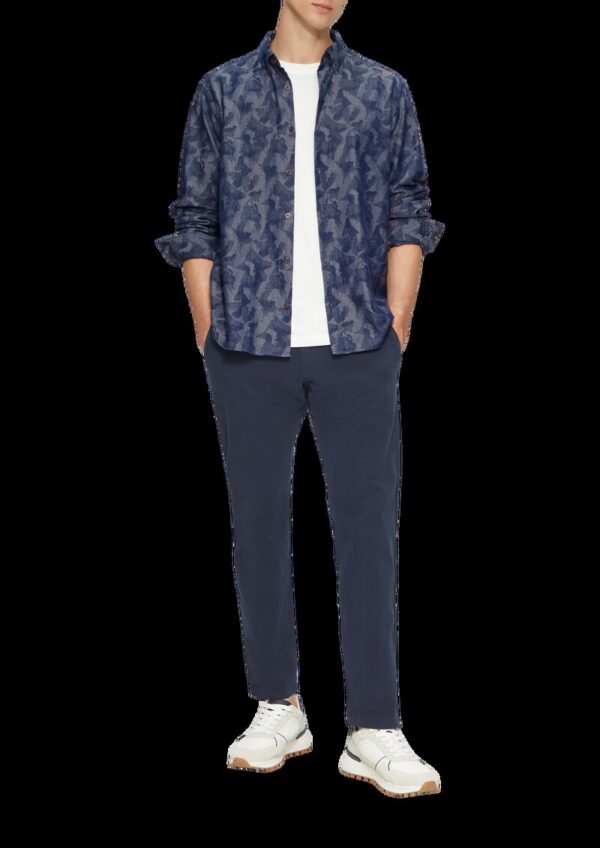 Regular Fit: Leichtes Jacquard-Hemd mit Button-Down-Kragen