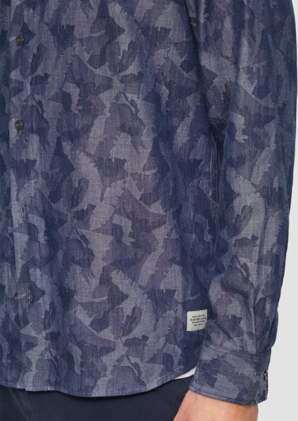 Regular Fit: Leichtes Jacquard-Hemd mit Button-Down-Kragen