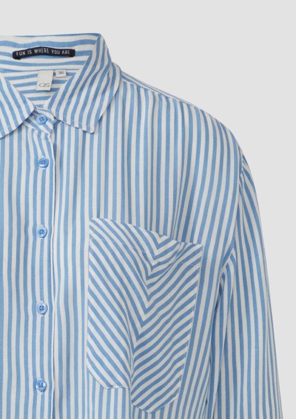 Verkürzte Streifenbluse mit aufgesetzter Tasche