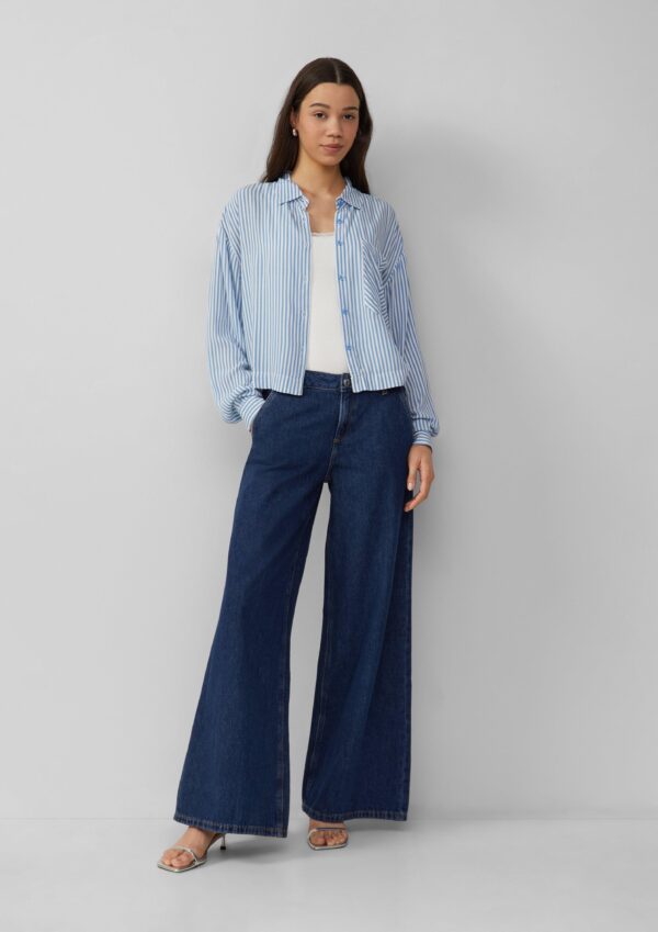 Verkürzte Streifenbluse mit aufgesetzter Tasche