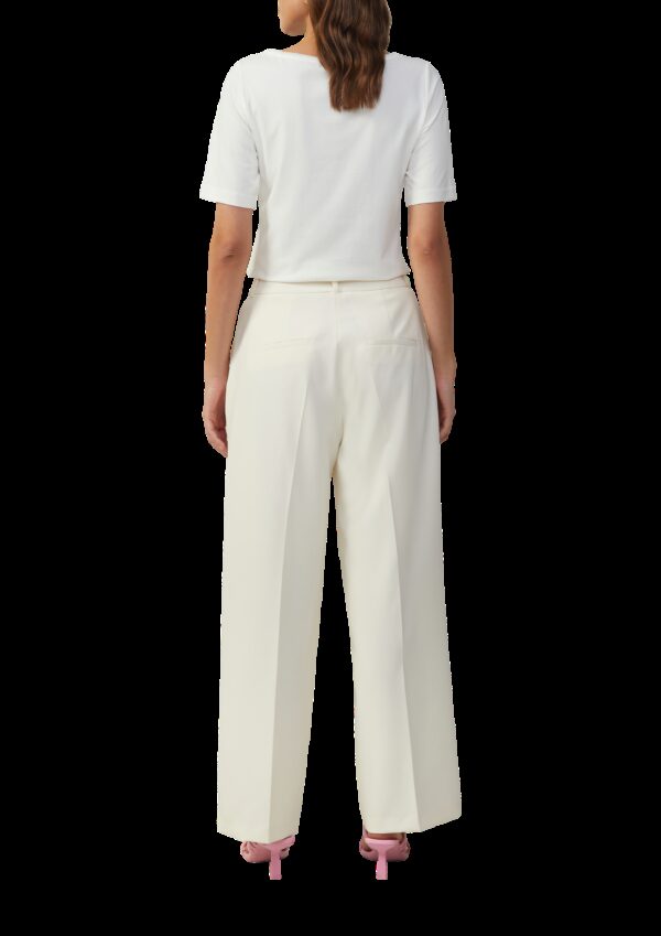 Jersey-T-Shirt mit Frontprint und Schmucksteinen