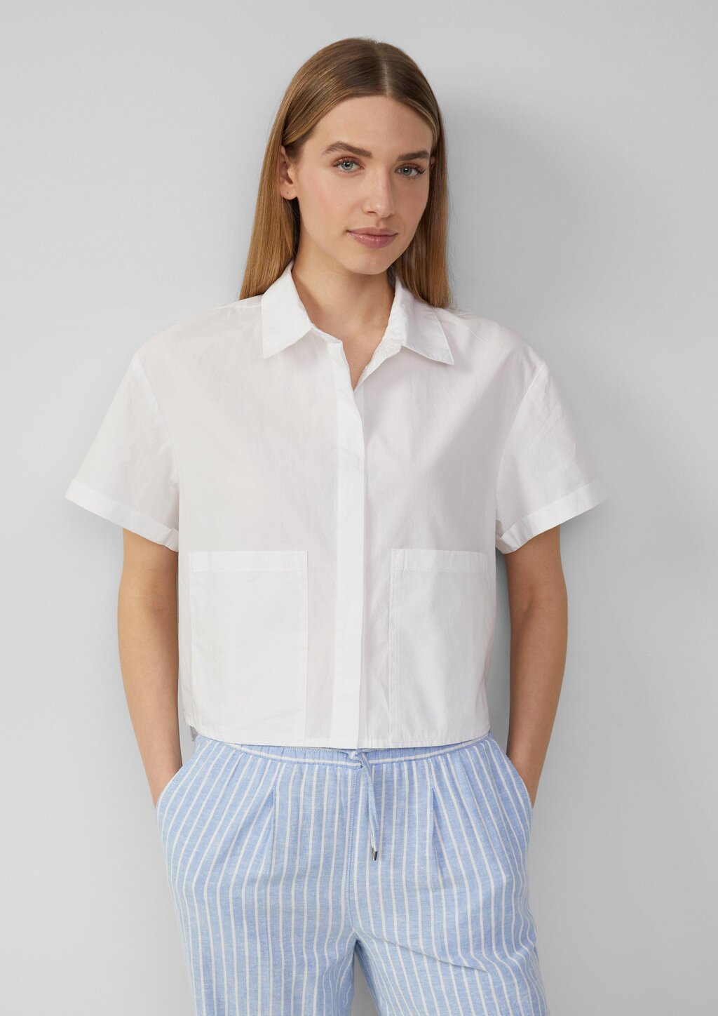 Verkürzte Hemdbluse im Relaxed Fit mit aufgesetzten Taschen