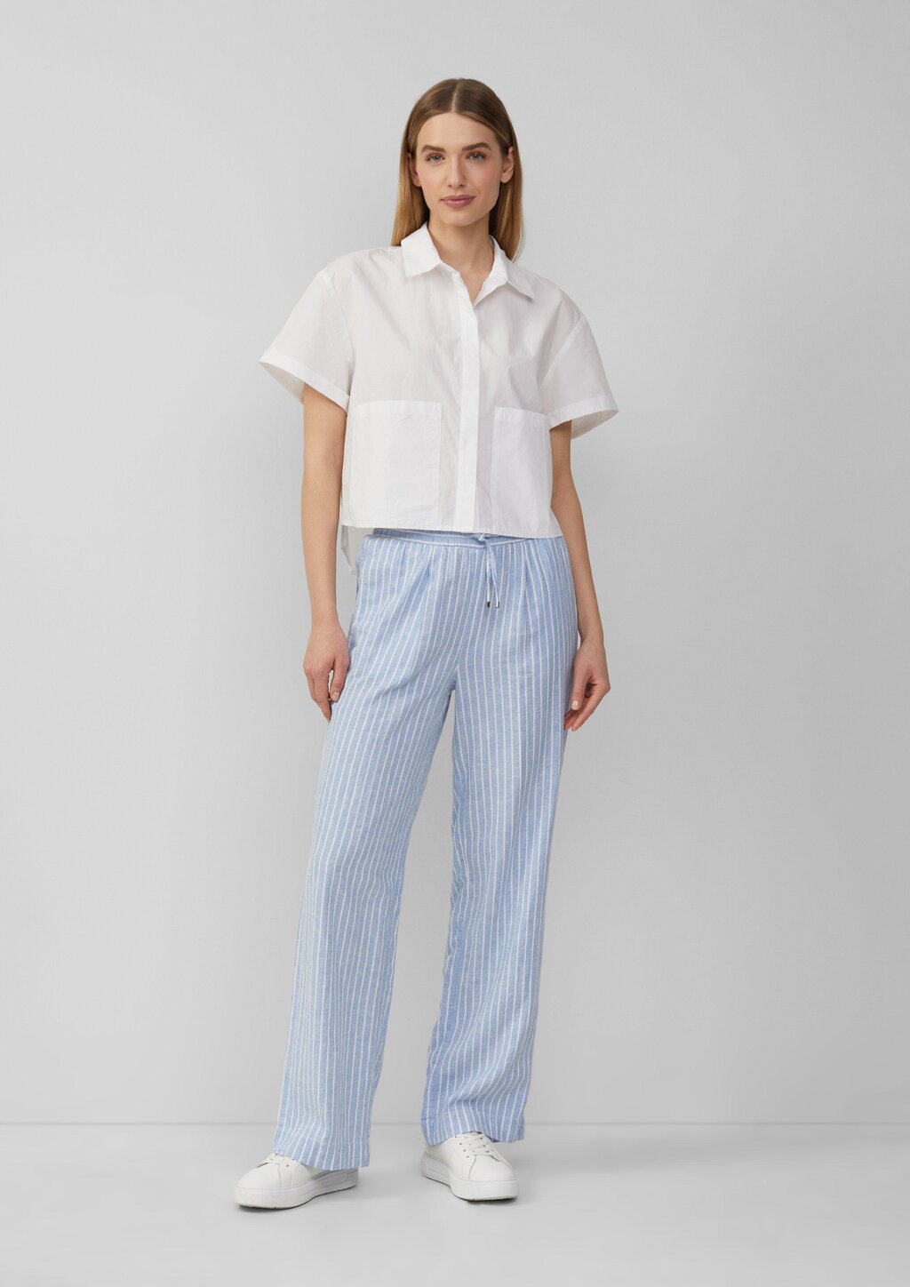 Verkürzte Hemdbluse im Relaxed Fit mit aufgesetzten Taschen