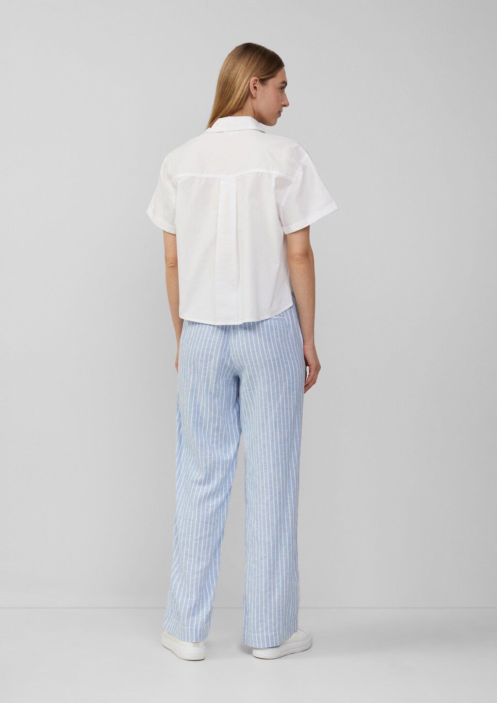 Verkürzte Hemdbluse im Relaxed Fit mit aufgesetzten Taschen