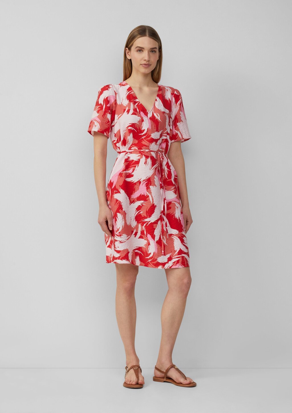 Kurzes Kleid aus Viskosemix mit Puffärmeln