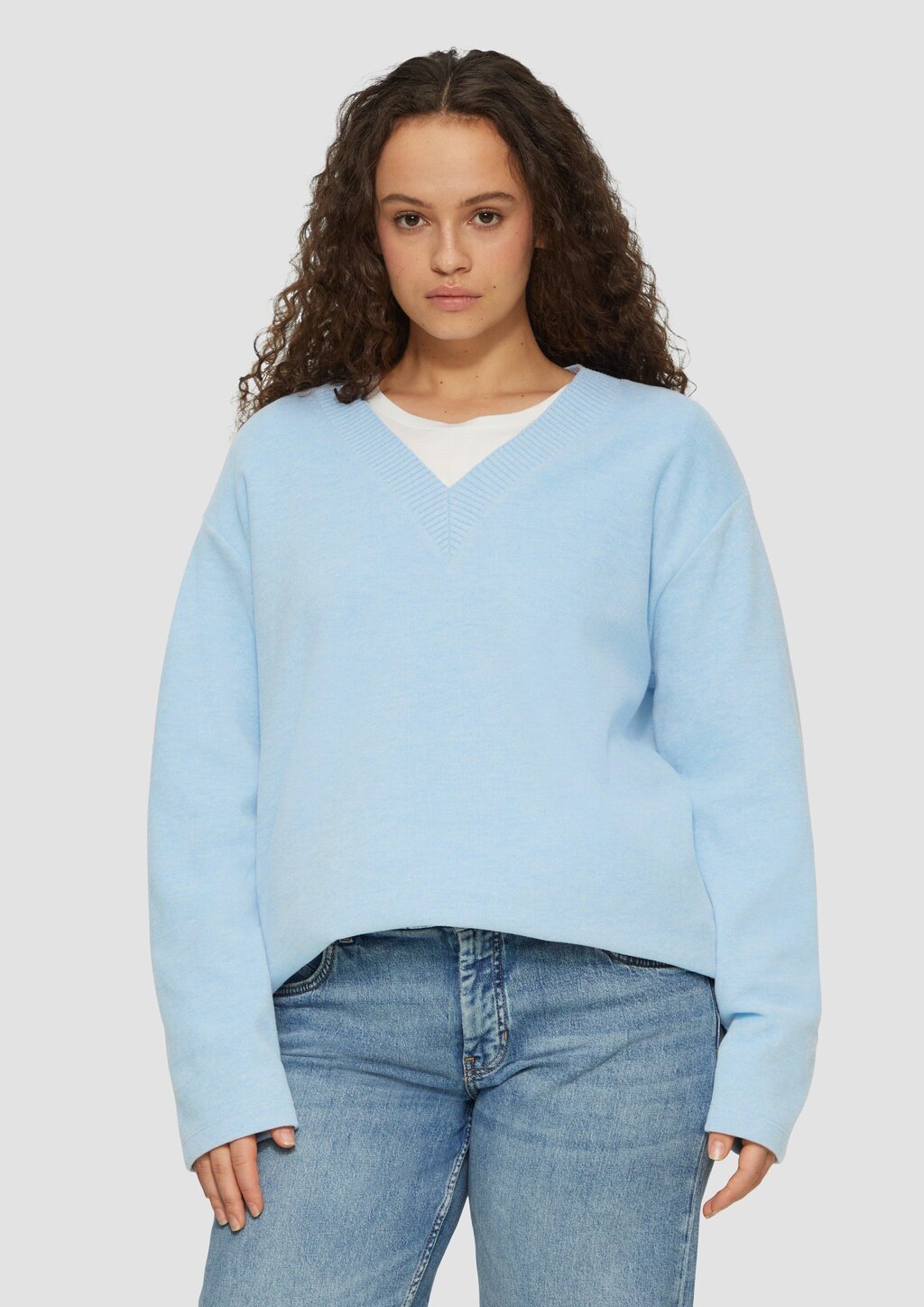 Weiches Sweatshirt mit V-Ausschnitt