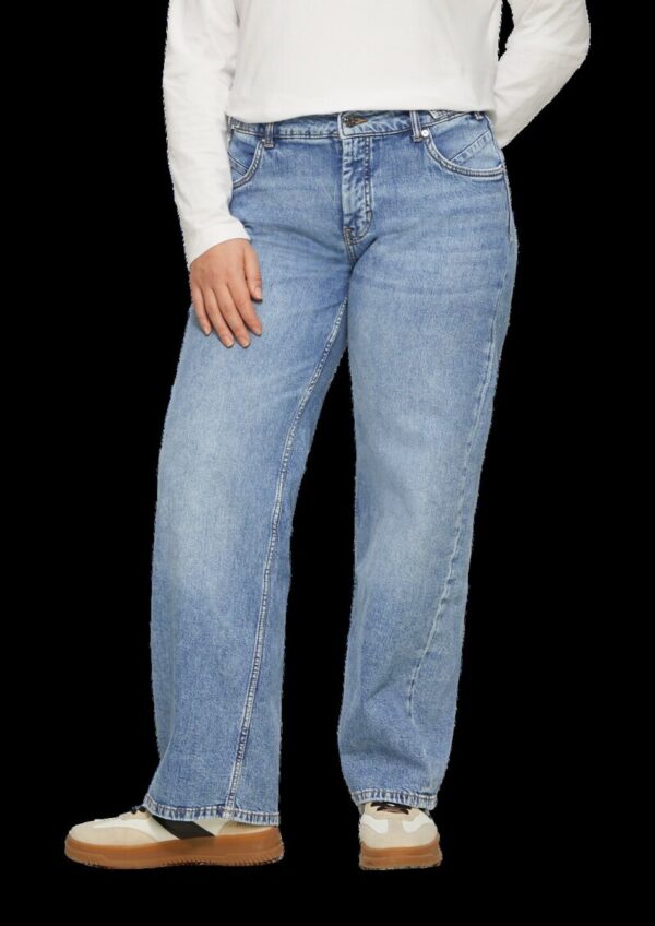 Jeans / Straight Fit / Mid Rise / Straight Leg