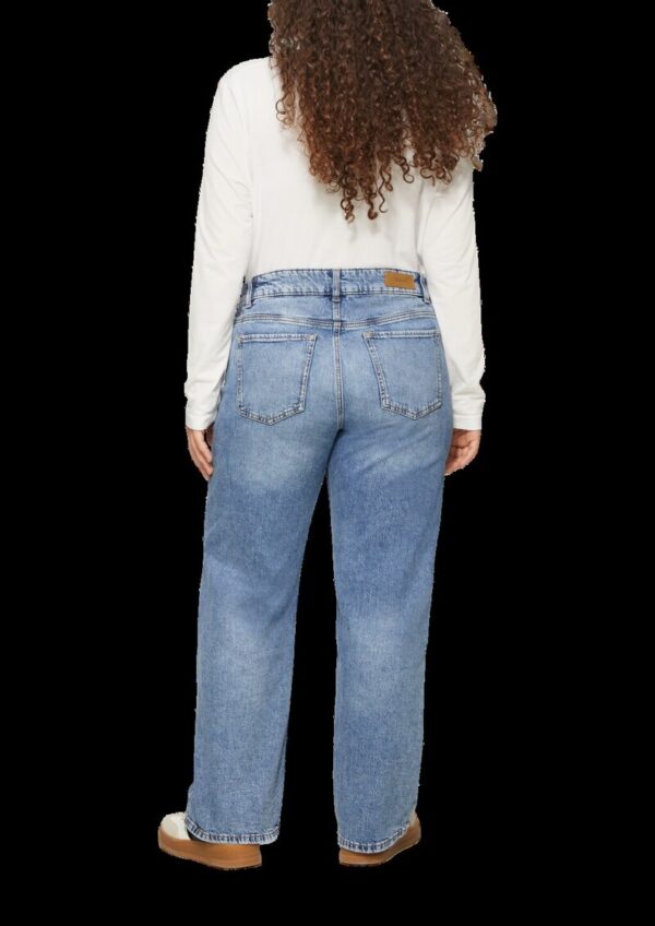 Jeans / Straight Fit / Mid Rise / Straight Leg