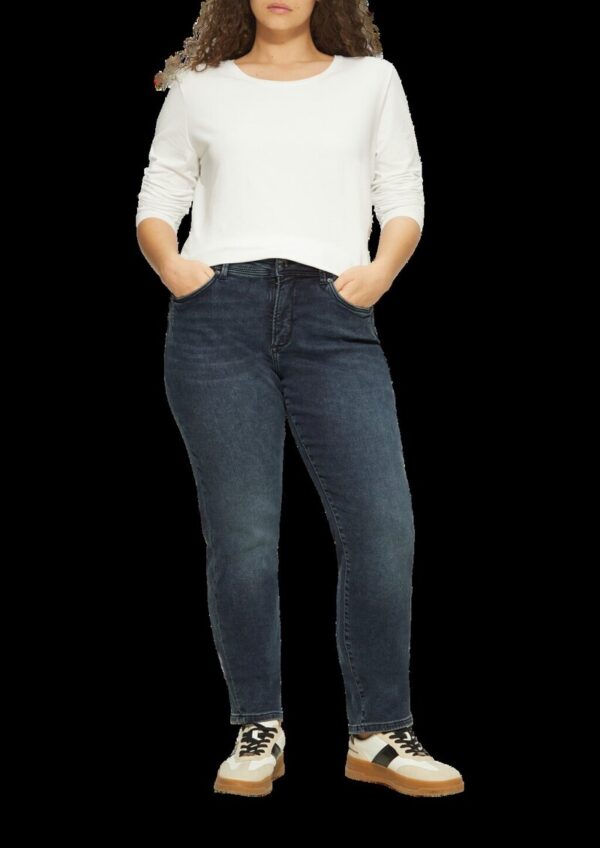 Jeans / Slim Fit / Mid Rise / Slim Leg