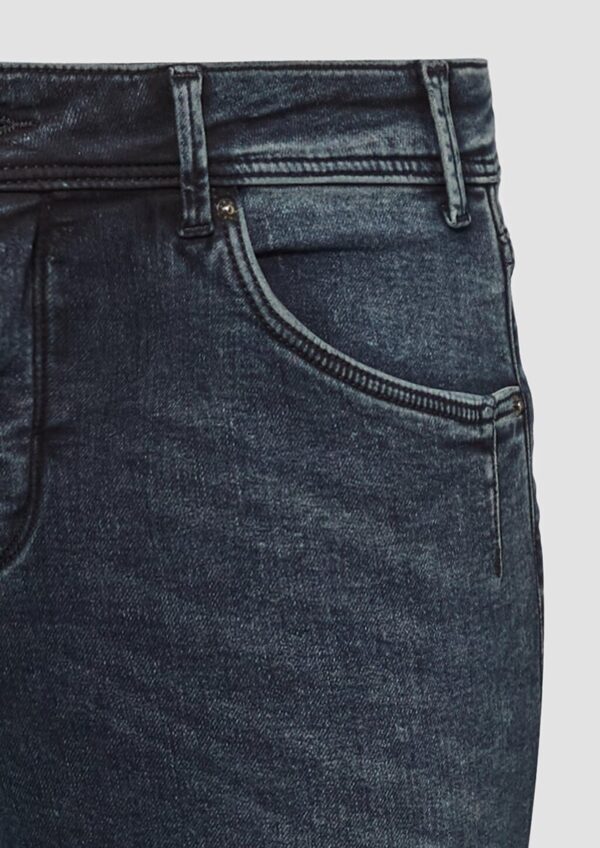 Jeans / Slim Fit / Mid Rise / Slim Leg