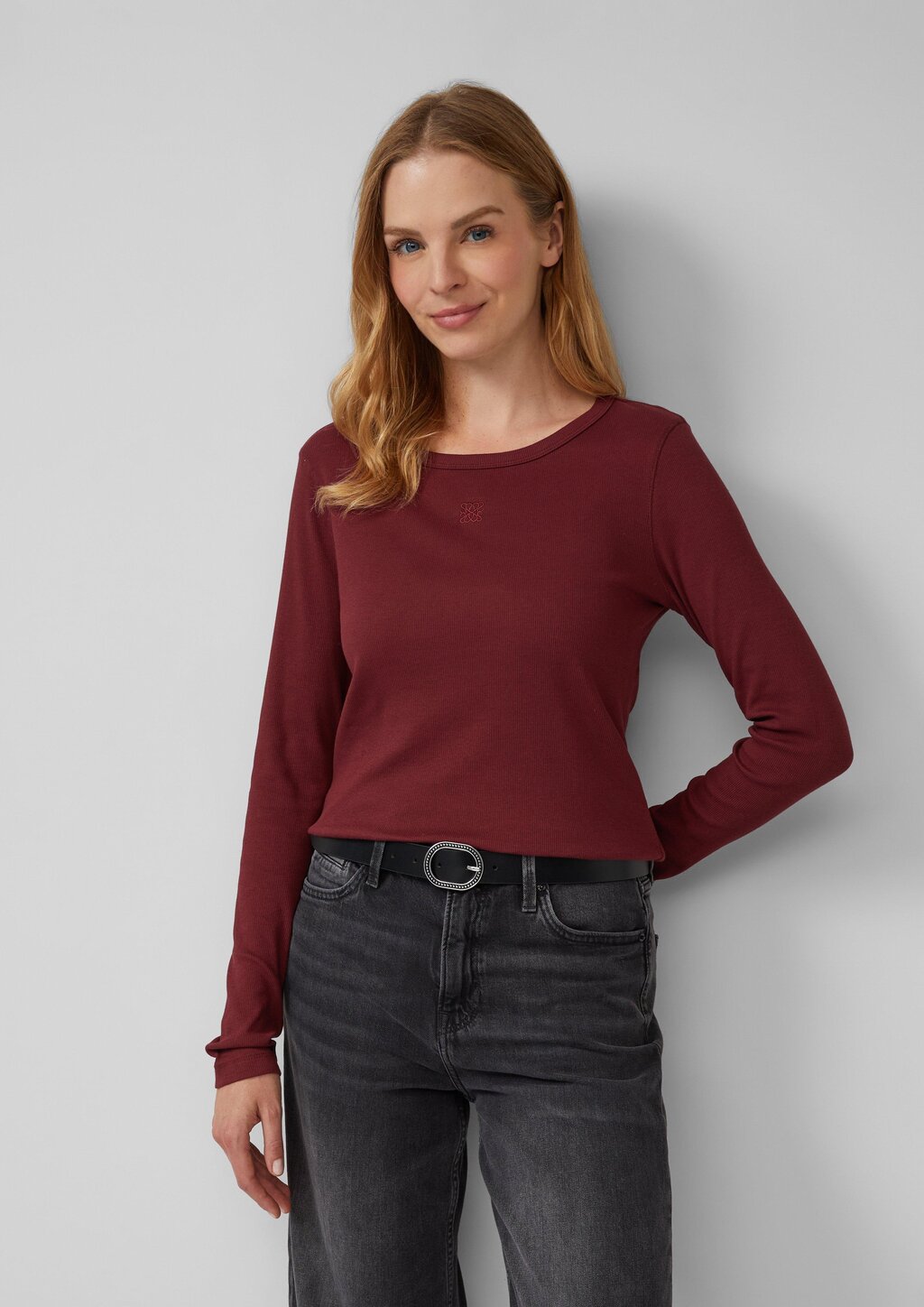 Gürtel aus Leder mit dekorativer Schließe