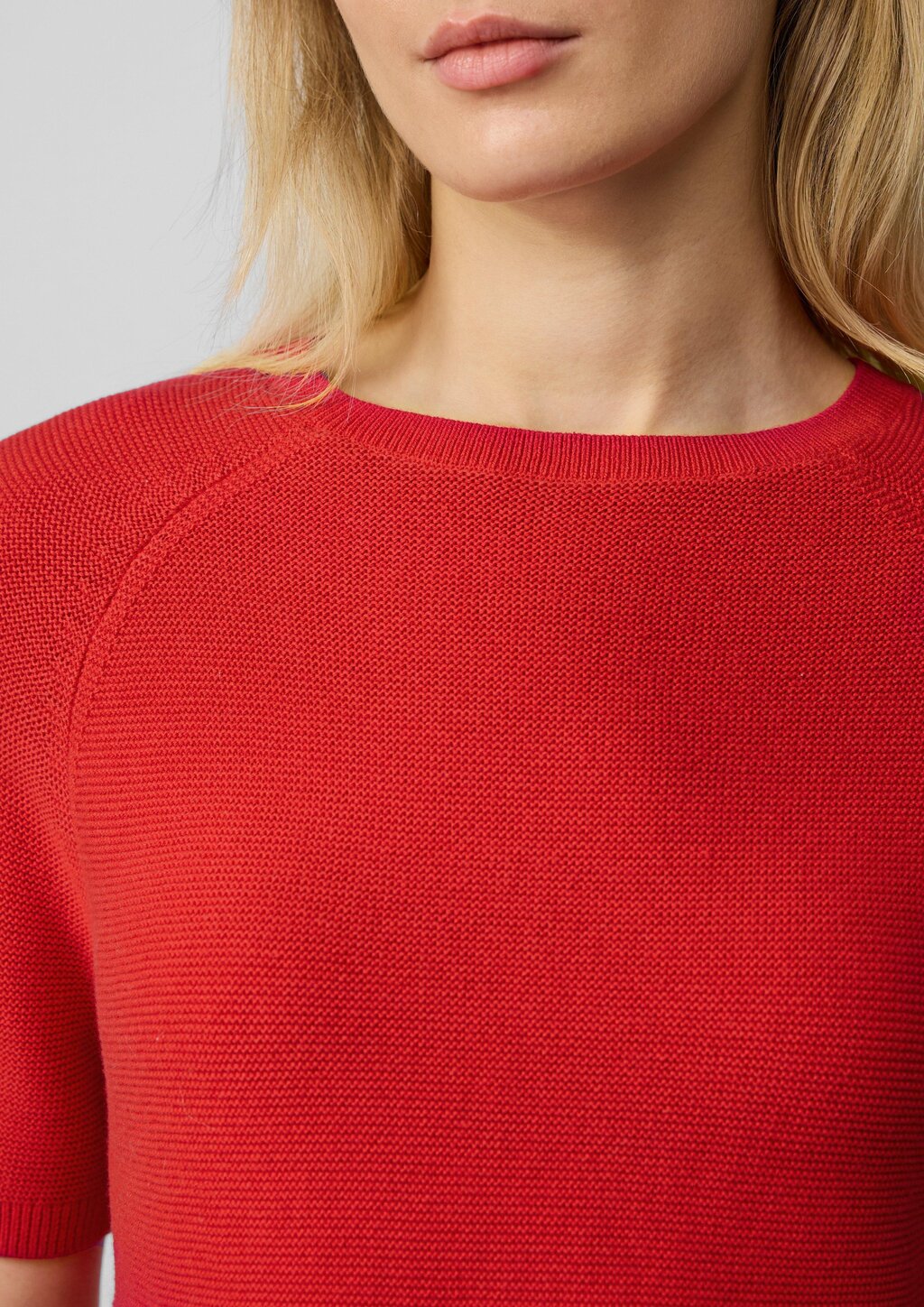 Strickpullover mit feiner Rippstruktur