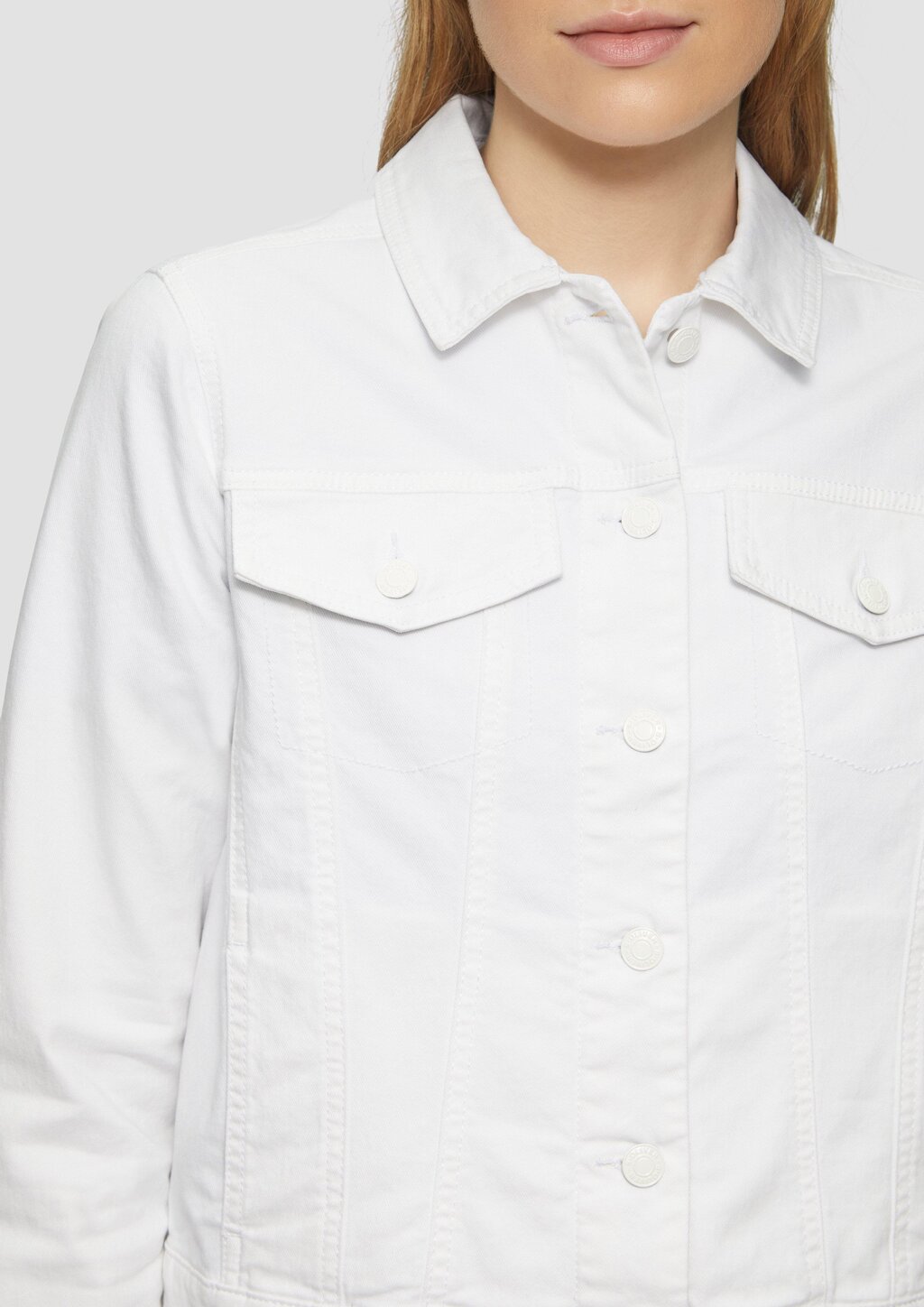 Elastische Jeansjacke mit seitlichen Eingrifftaschen