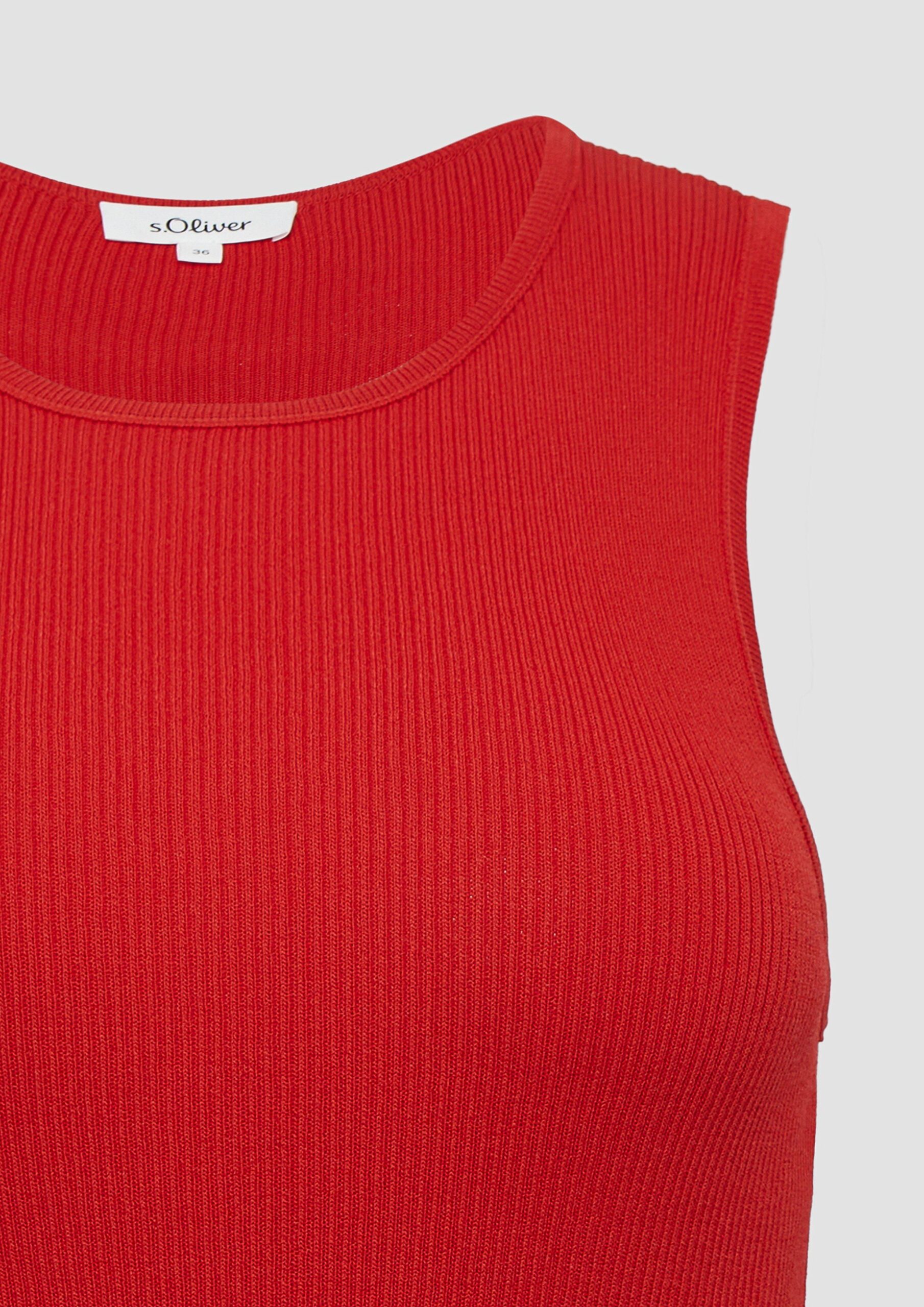 Geripptes Feinstrick-Top im Slim Fit