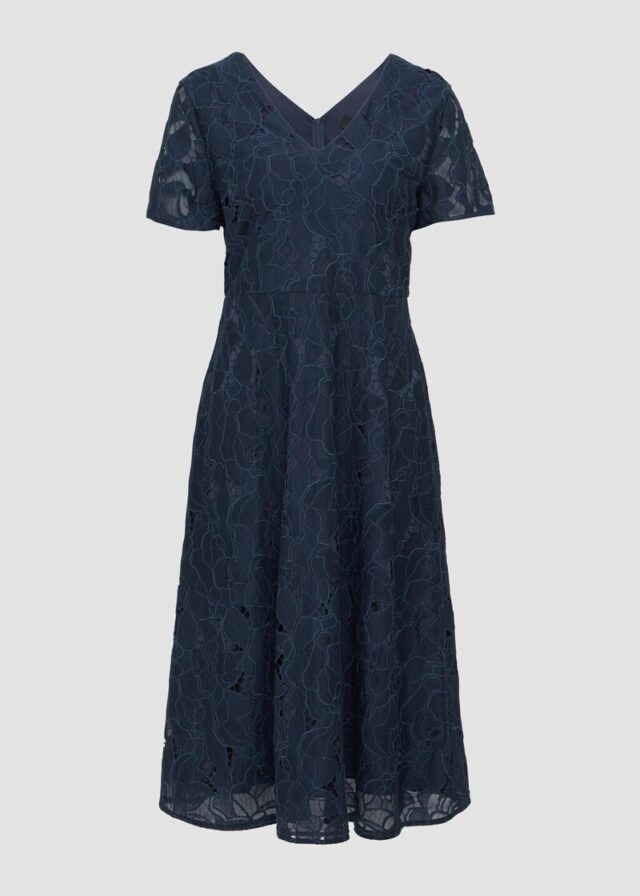 Ausgestelltes Kleid mit floraler Spitze und Futter