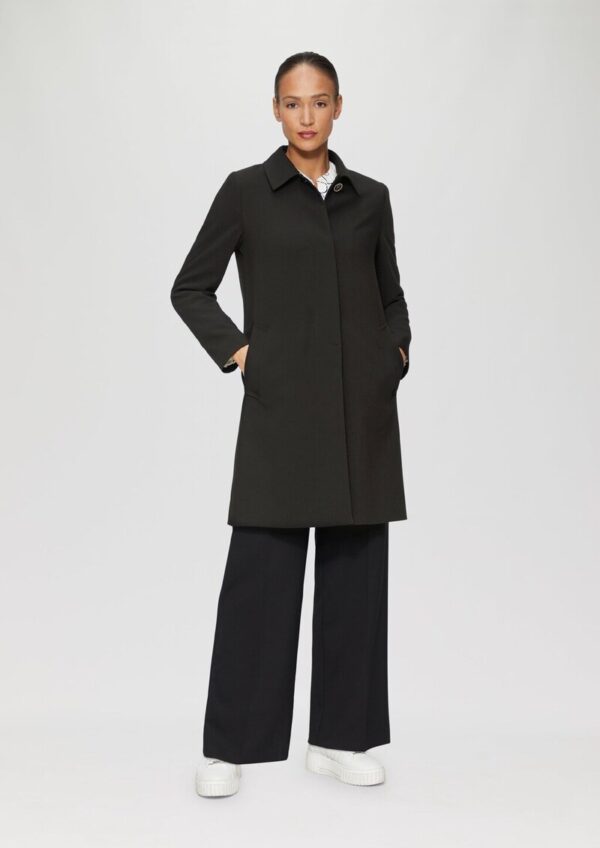 Leicht wärmender Mantel mit halber Knopfleiste