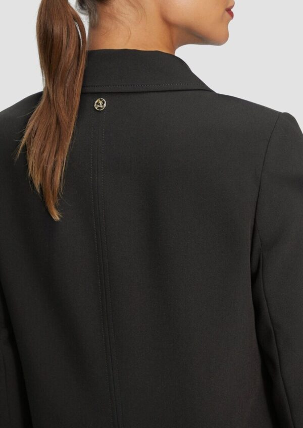 Leicht wärmender Mantel mit halber Knopfleiste