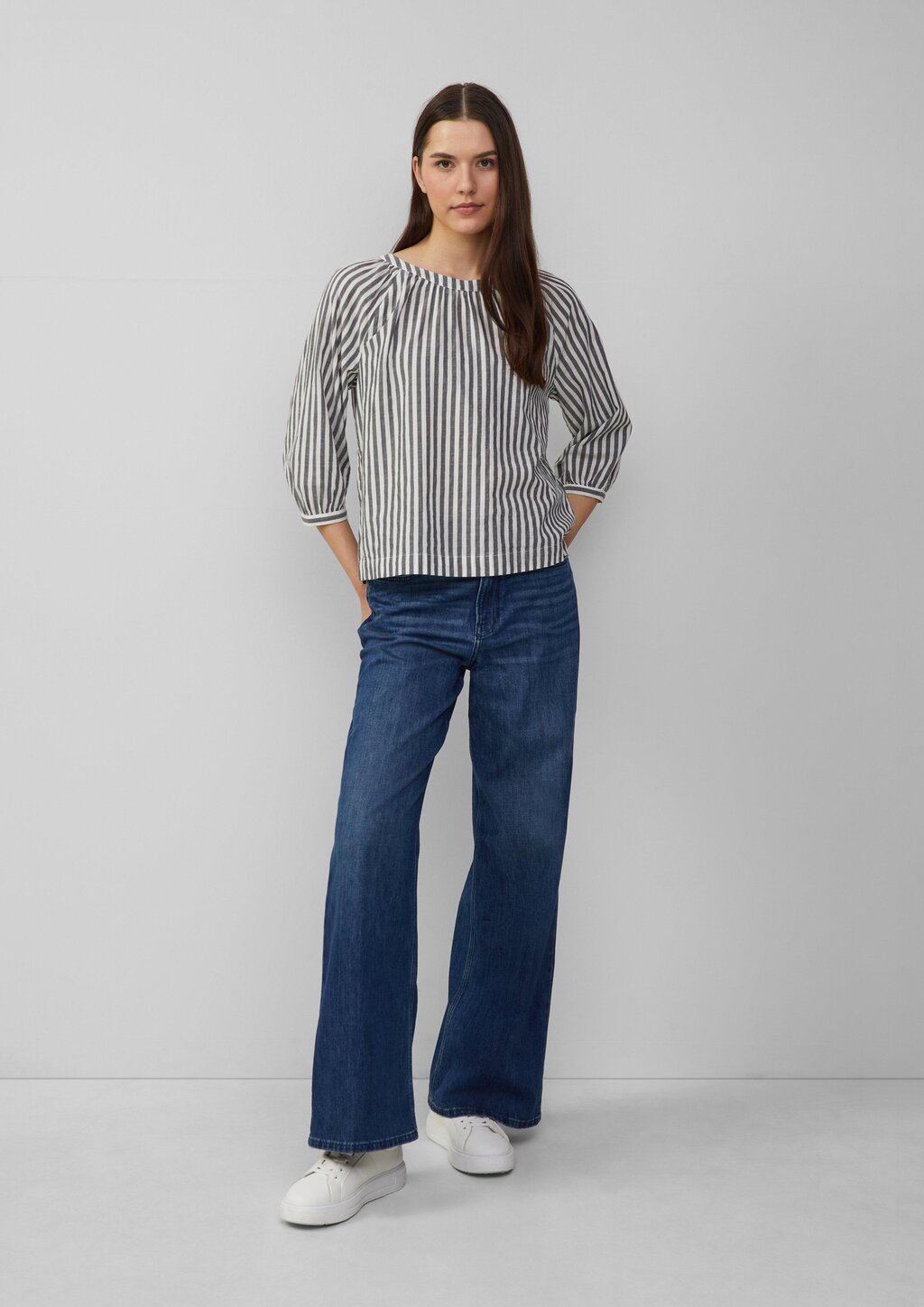 Streifenbluse mit Raffung und Schleife