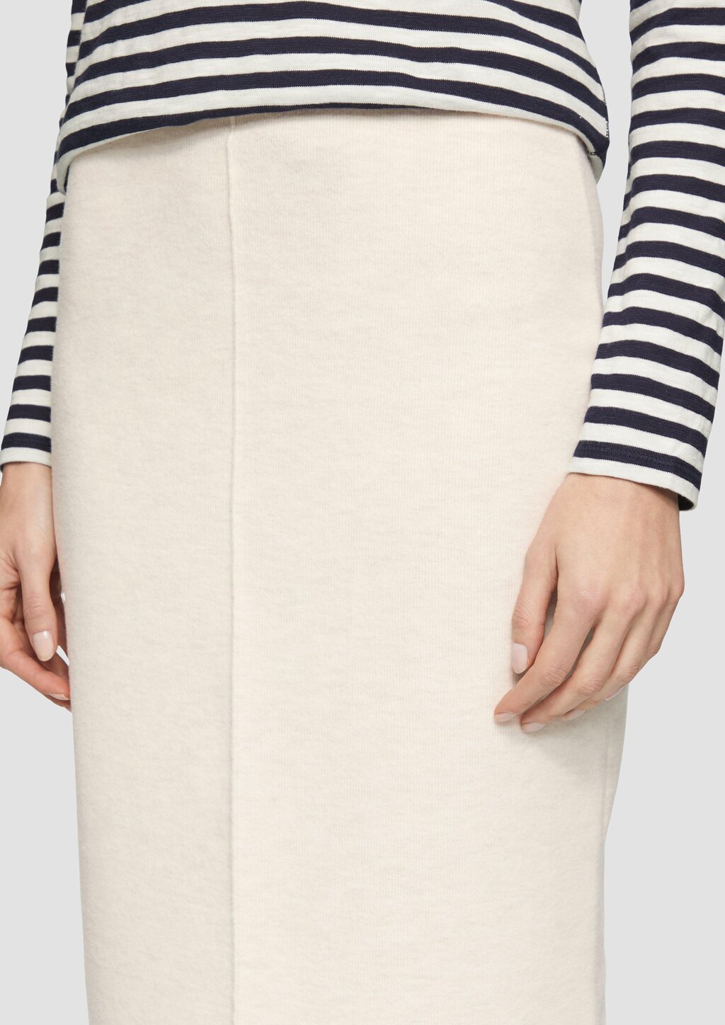 Weicher Rock mit Ziernaht