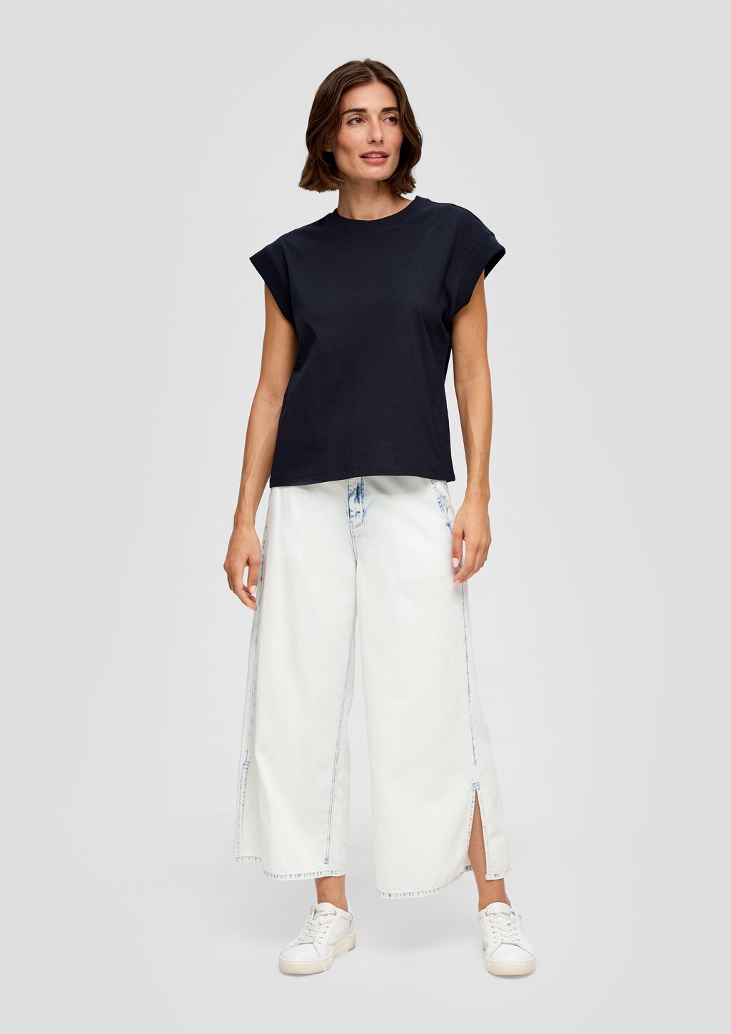 T-Shirt mit überschnittenen Schultern