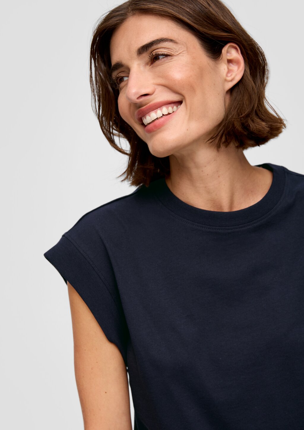 T-Shirt mit überschnittenen Schultern