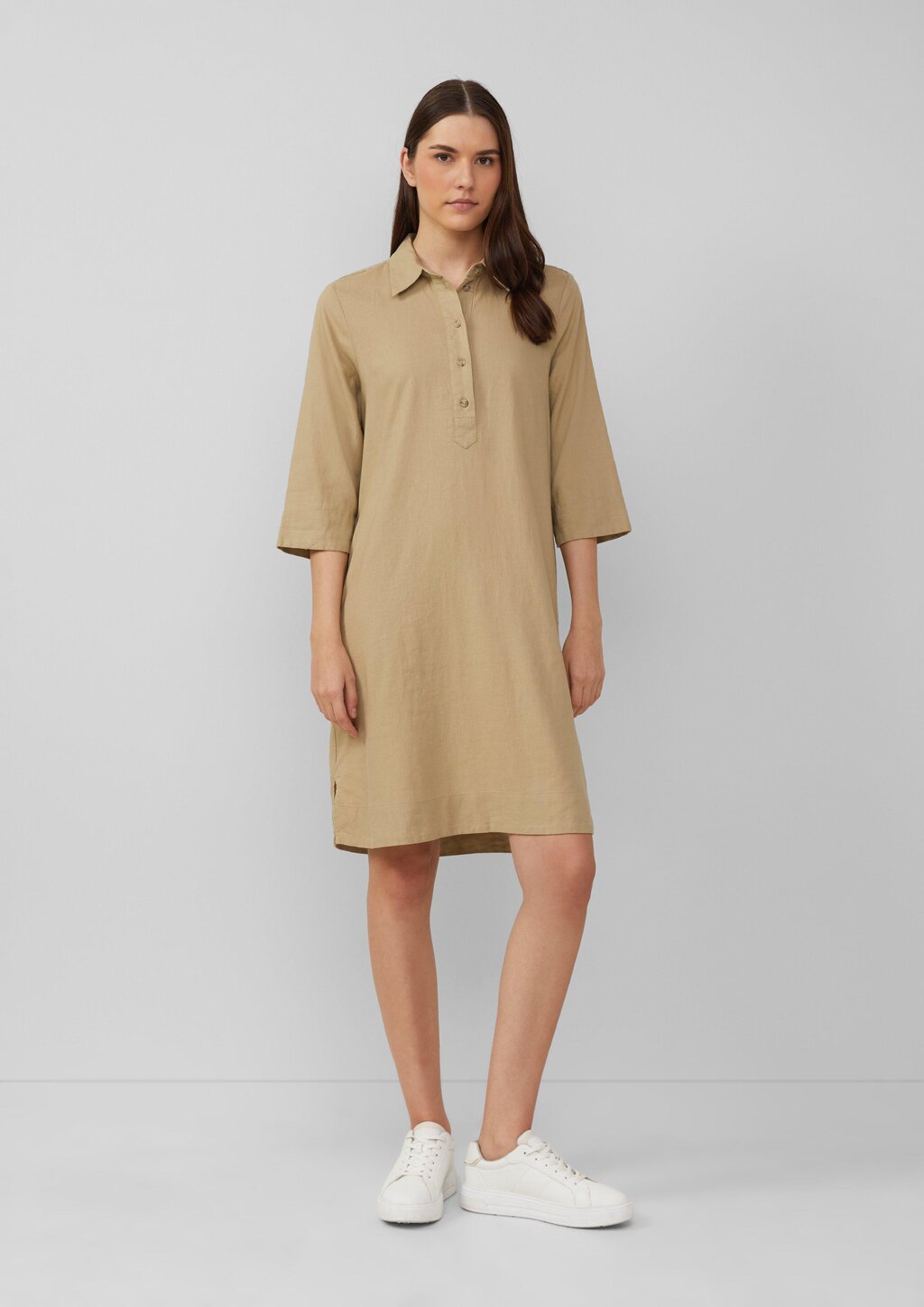 Kurzes Blusenkleid aus Leinenmix mit Eingrifftaschen