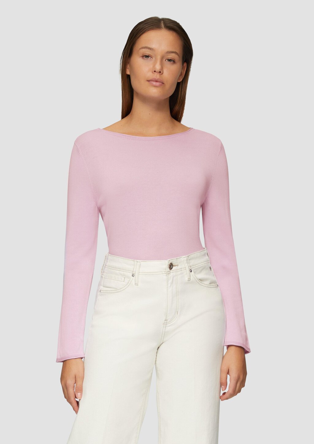 Leichter Feinstrickpullover mit Rollkante