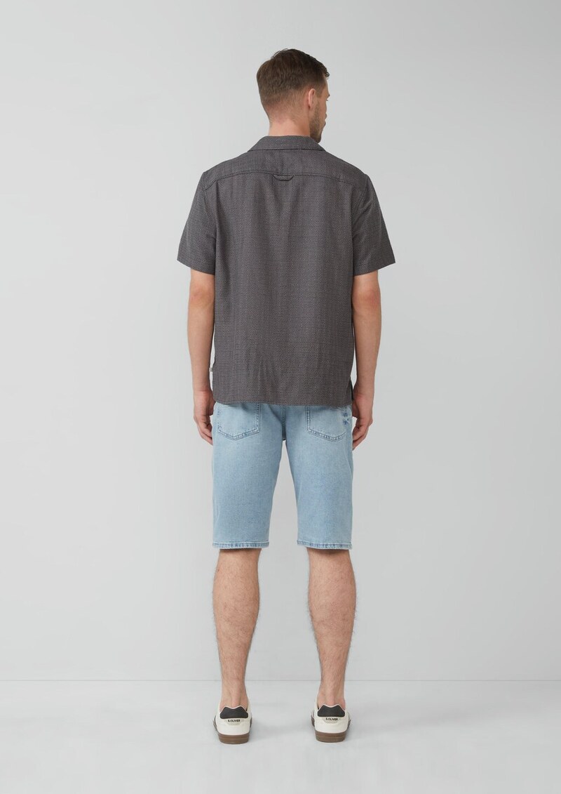 Resort Fit: Strukturiertes Kurzarm-Hemd mit Brusttasche