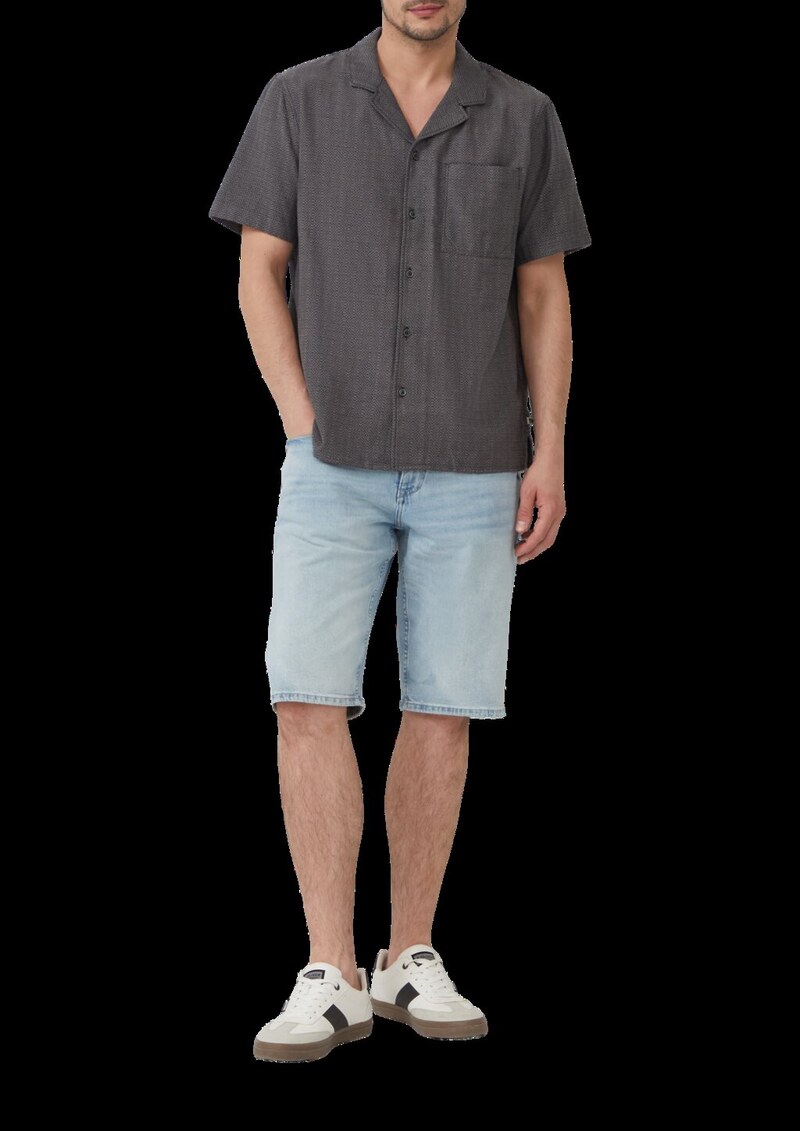 Resort Fit: Strukturiertes Kurzarm-Hemd mit Brusttasche