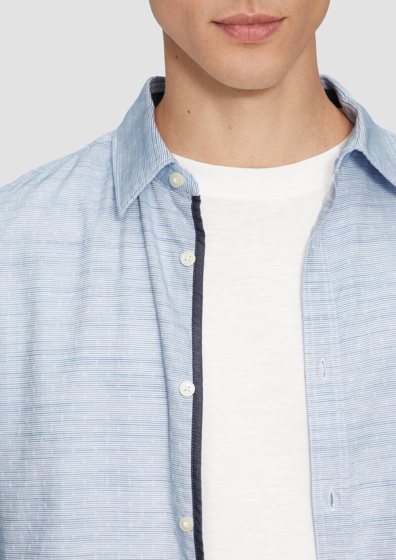 Slim Fit: Strukturiertes Hemd mit Kentkragen