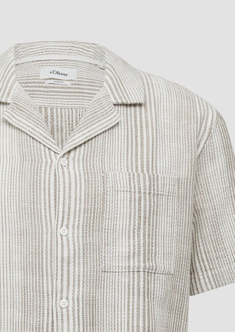 Resort Fit: Baumwollshirt mit Strukturstreifen