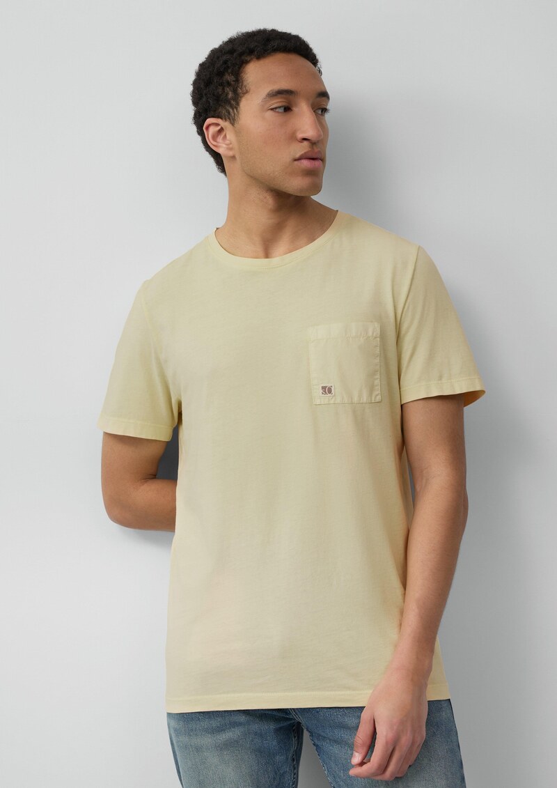 T-Shirt mit Brusttasche und Garment Dye