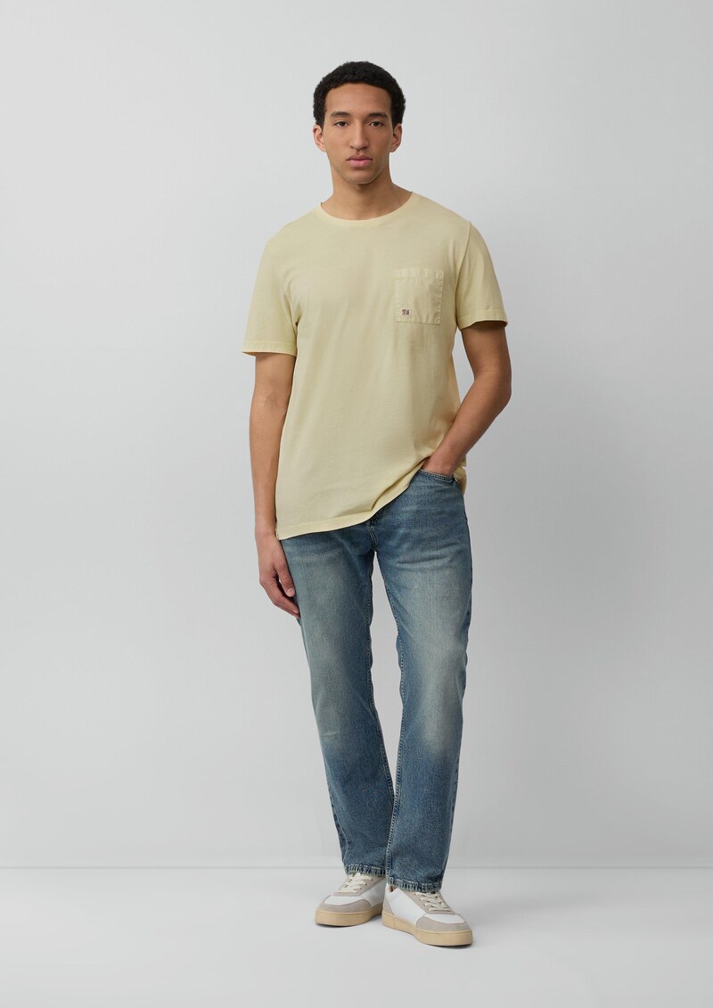 T-Shirt mit Brusttasche und Garment Dye