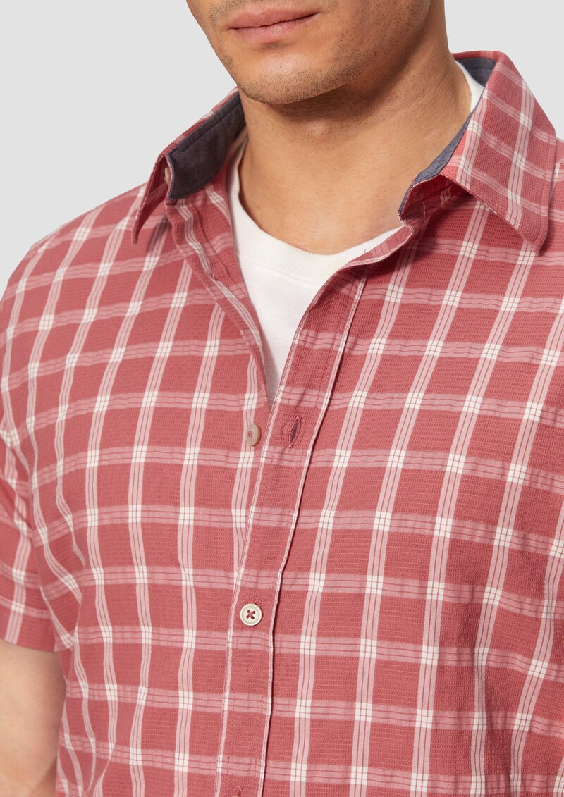 Regular Fit: Kariertes Kurzarmhemd mit Struktur