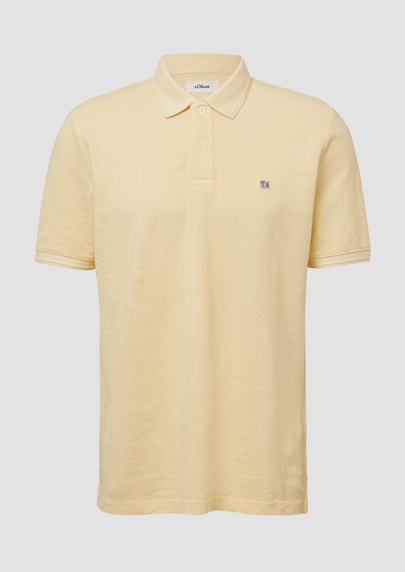 Poloshirt mit kleinem Labelpatch und Flammgarnstruktur