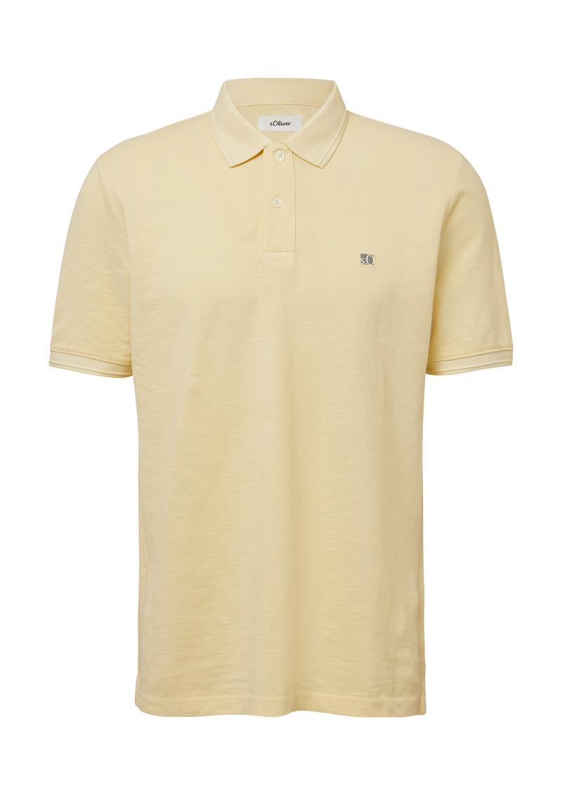 Poloshirt mit kleinem Labelpatch und Flammgarnstruktur