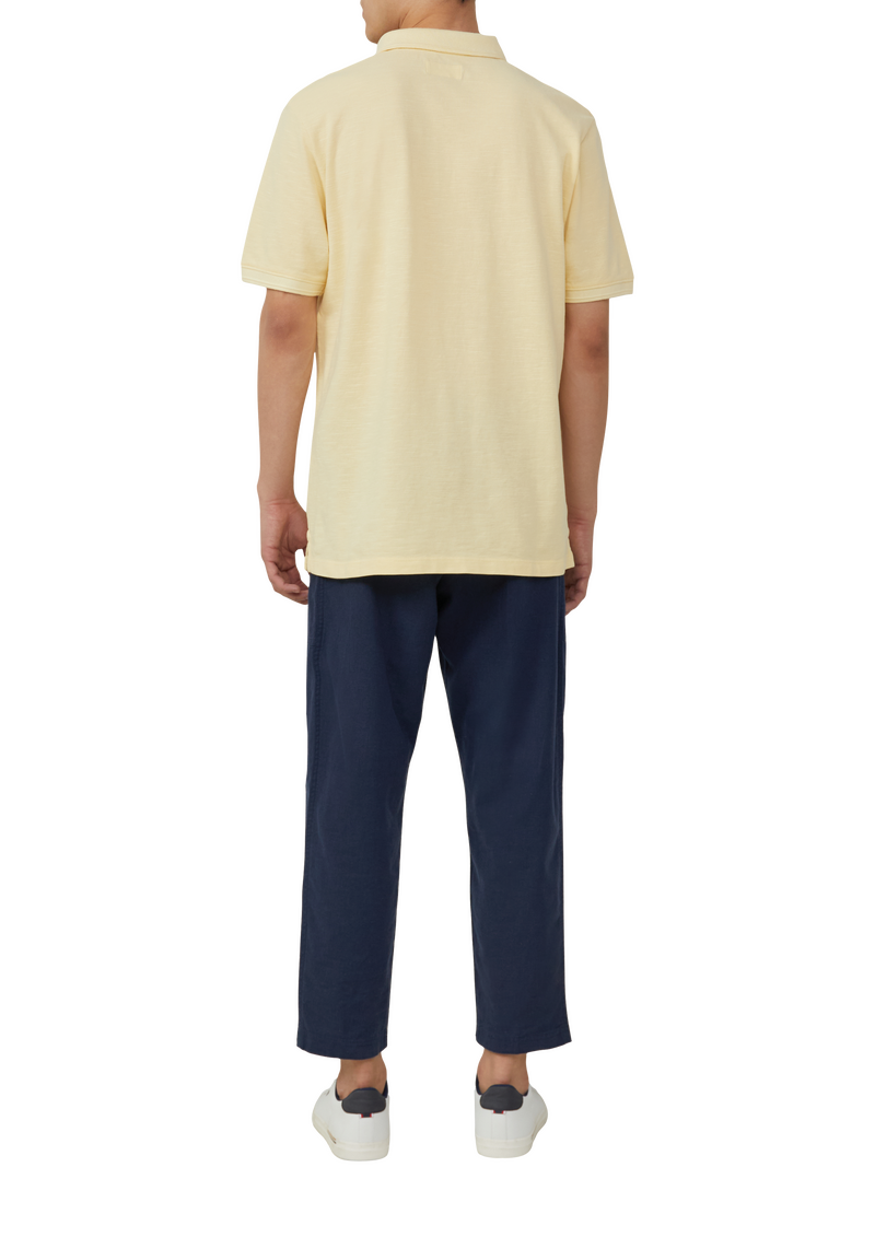 Poloshirt mit kleinem Labelpatch und Flammgarnstruktur