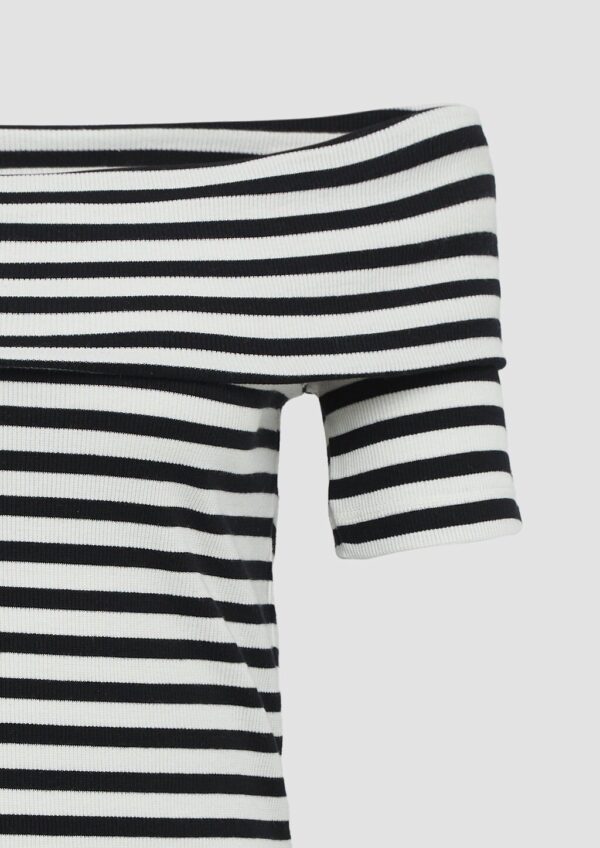 Shirt mit Off-Shoulder-Ausschnitt im Slim Fit