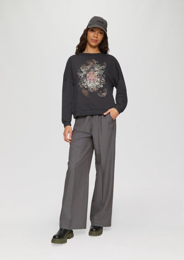 Gewaschenes Sweatshirt mit überschnittenen Schultern