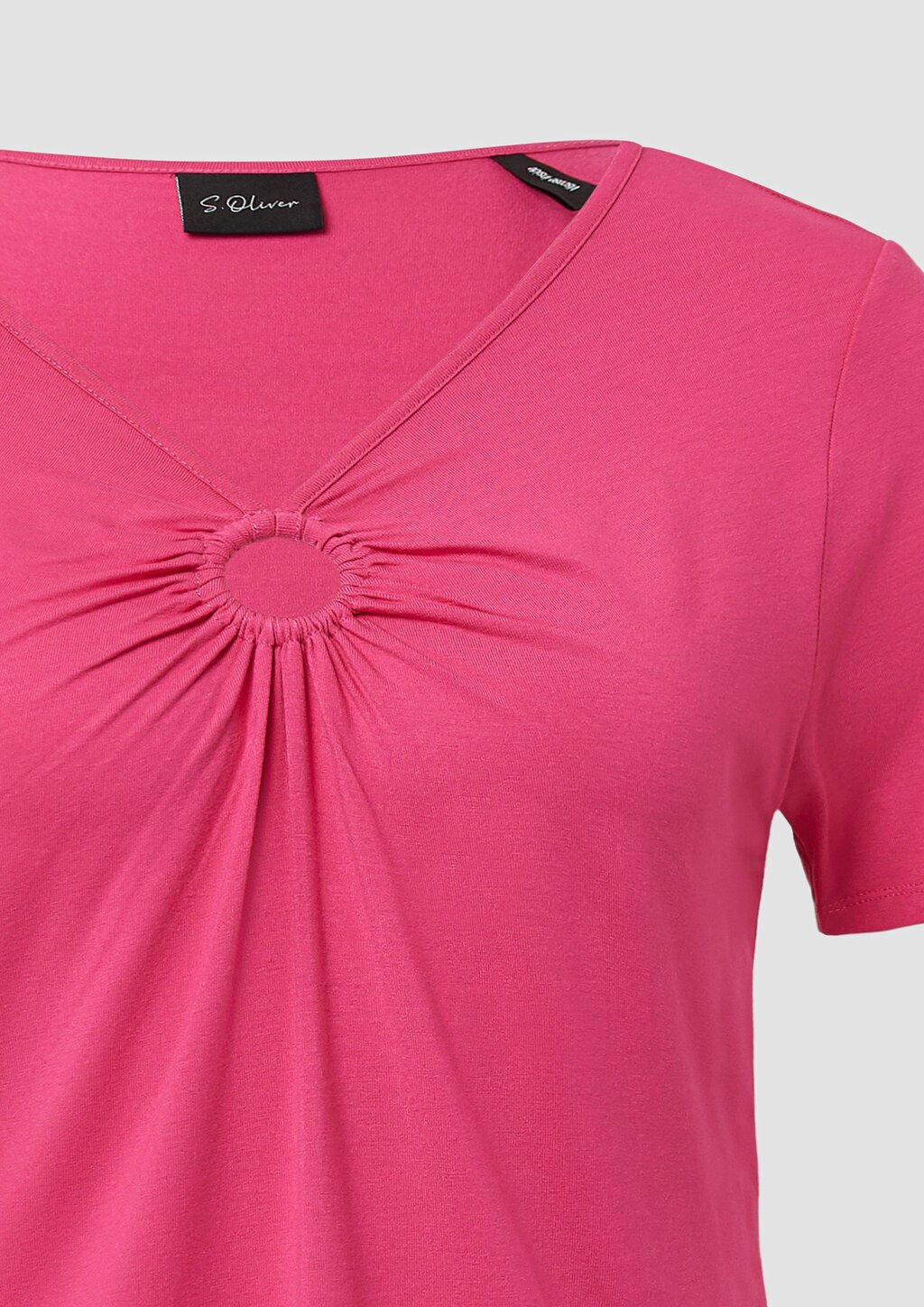 T-Shirt aus Viskosestretch mit Ringdetail