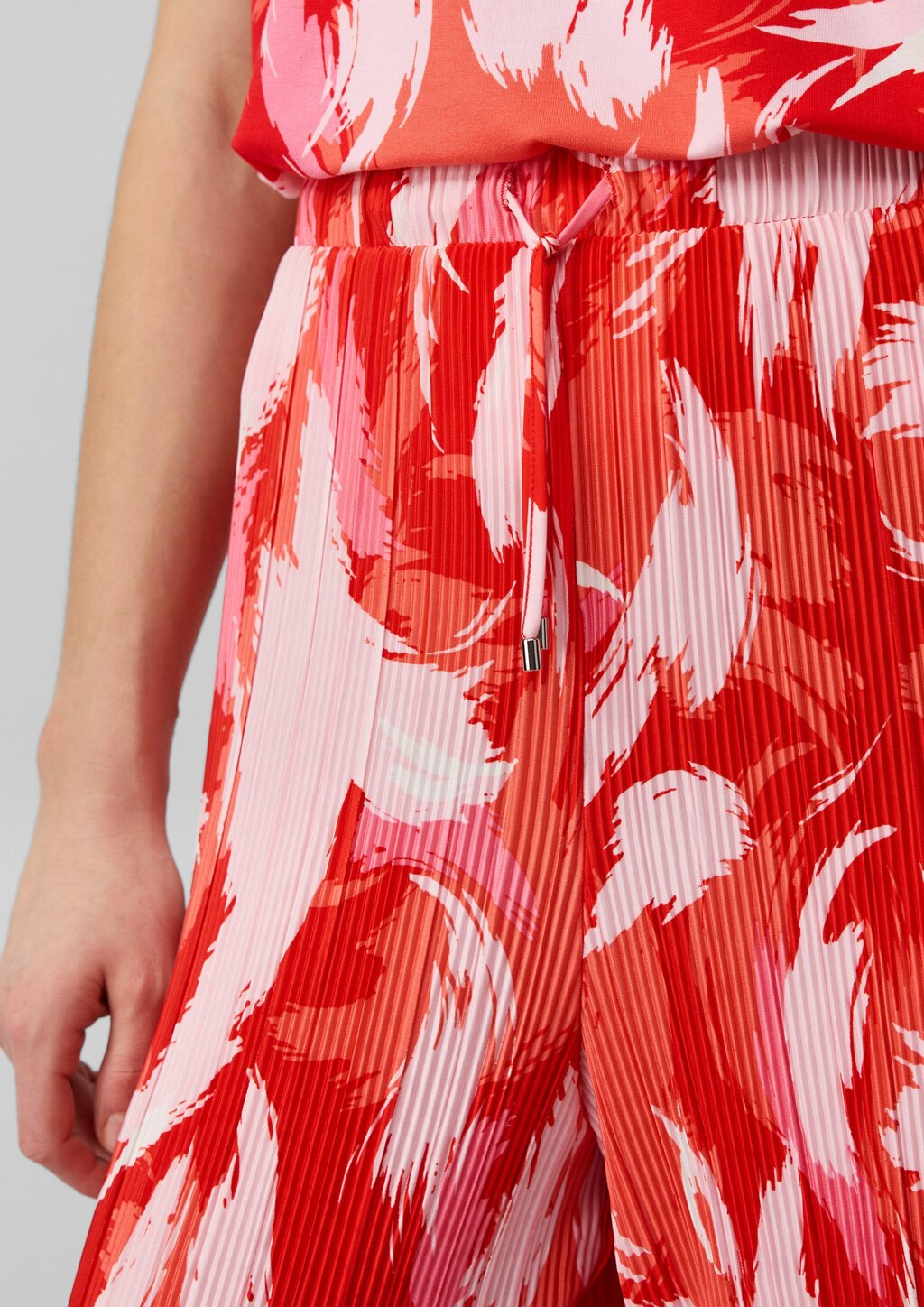 Plissierte Wide-Leg-Hose im Relaxed Fit