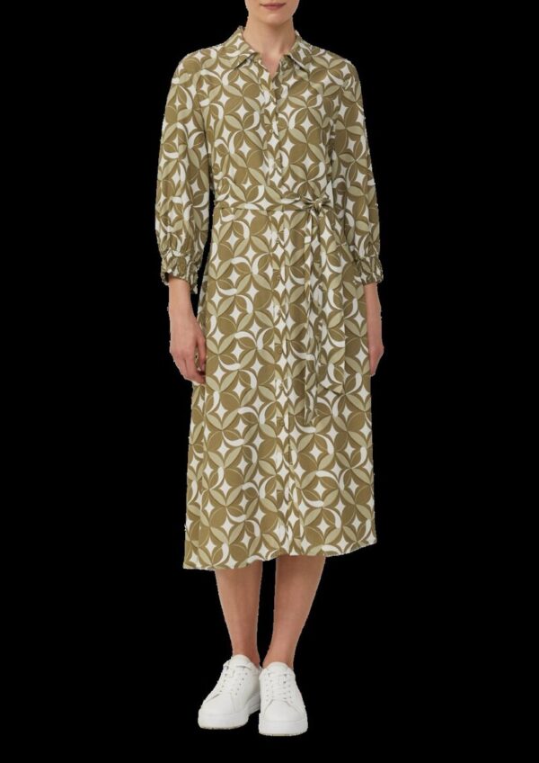 Langes Viskosekleid mit All-over-Print und Bindegürtel