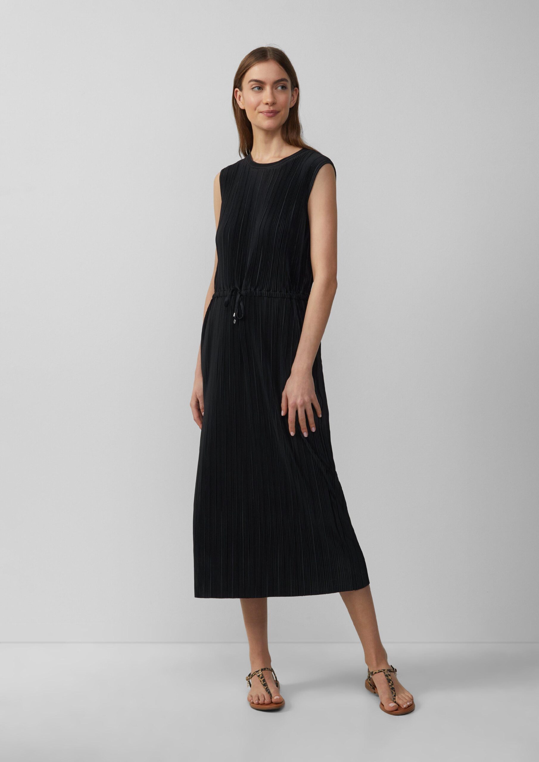 Gestreiftes Kleid im Relaxed Fit mit überschnittenen Schultern